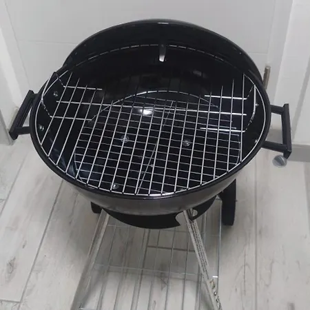 Avec Patio, Barbecue & Wifi Lejlighed